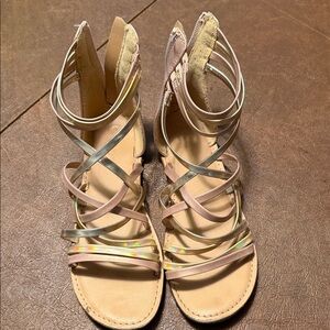 Elegant Strappy Sandals in Gold and Tan
